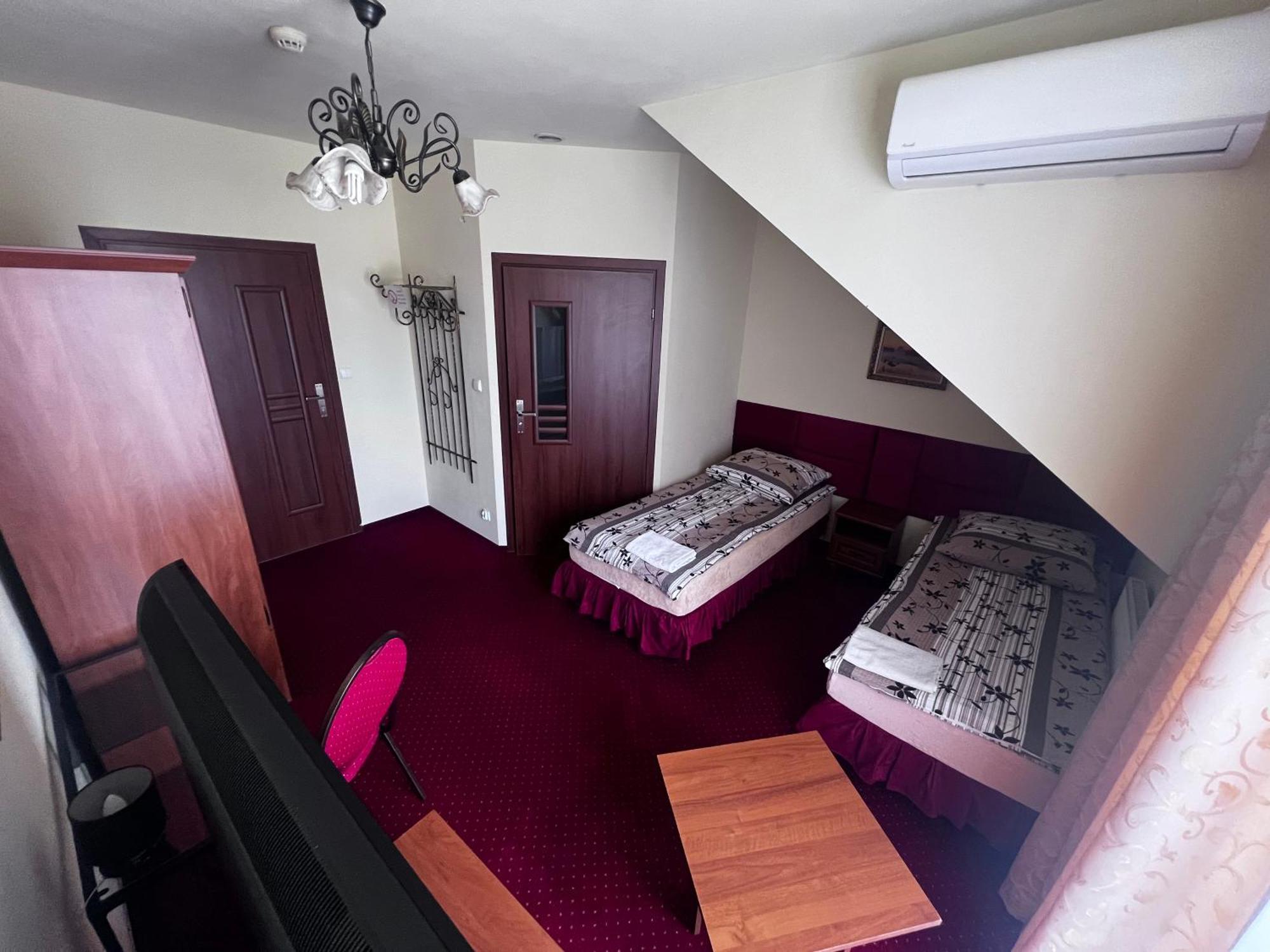 Zajazd Skorpion B&B Oświęcim Exterior foto